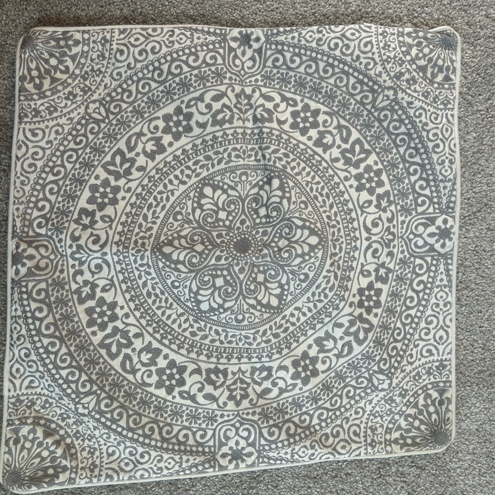 Kirkland’s Gray Medallion Pillow Cover Set